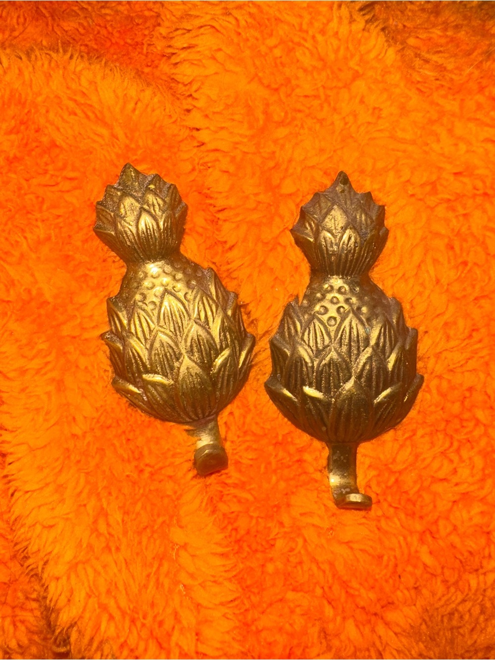 Vintage brass pineapple wall hooks heavy set of 2